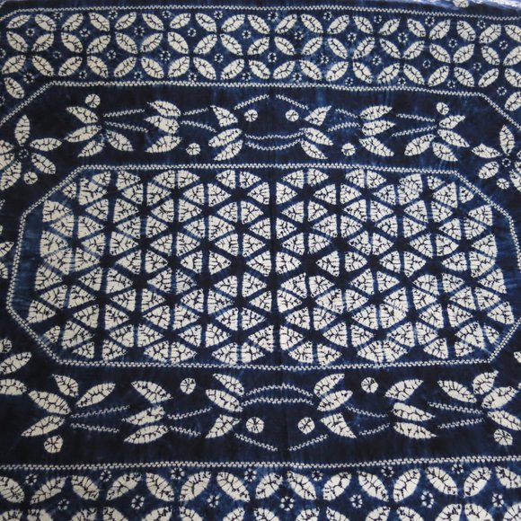 Hand Dyed 100% Cotton Indigo Shibori Technique Floral Pattern Large Tablecloth - Picture 4 of 16